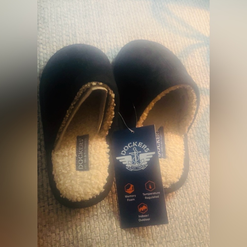 Kids Dockers Cream and Black Indoor Slippers
